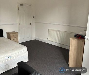 4 bedroom terraced house to rent - Photo 6