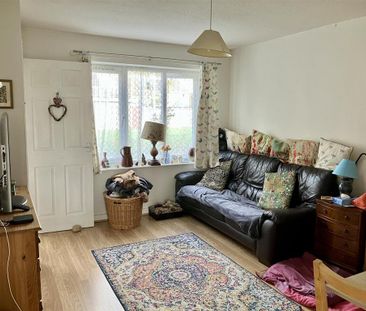 2 bedroom semi-detached house to rent - Photo 6