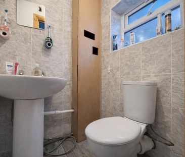 4 bedroom semi-detached house to rent - Photo 6