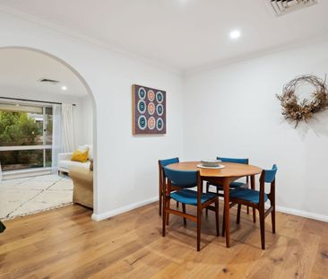 SUPER SPACIOUS RENOVATED VILLA - Photo 6