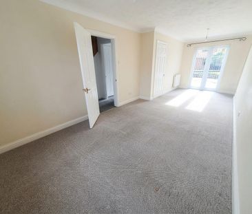 4 bedroom semi-detached house to rent - Photo 2