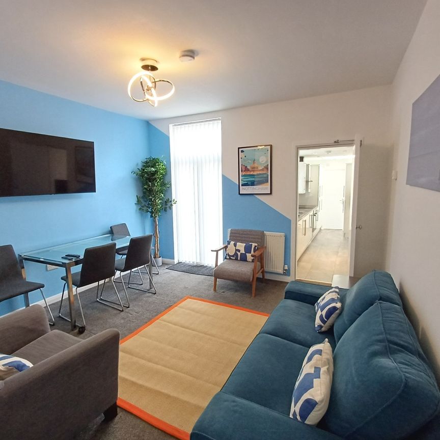 5 Bed Semi-Detached House, City Road, NG7 - Photo 1