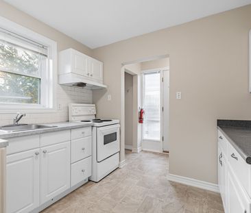 For Lease - 41 Newbury Drive Unit# Main Floor, Newmarket, Ontario - Photo 2