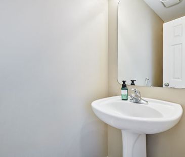 For Lease - 2047 Dunollie Crescent, Kanata, Ontario - Photo 5