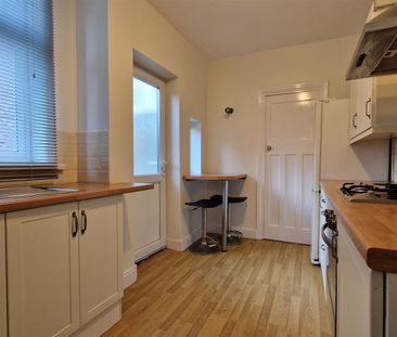 2 bed flat to rent in St Albans Crescent, Heaton - Photo 4