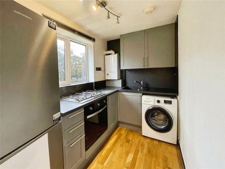 2 bedroom maisonette to rent - Photo 4