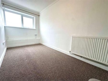 West Road, Shoeburyness, Shoeburyness, SS3 - Photo 4