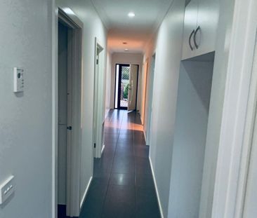 Bright and Spacious Family Home! - Photo 3