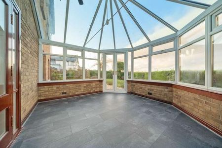 Thorndene, Elderslie, PA5 - Photo 4