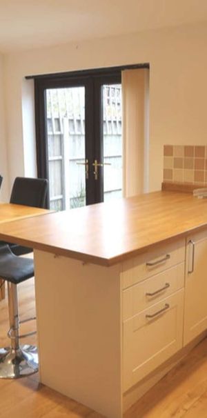 Knowsley Crescent Room 5 - Photo 1