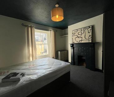 4 bedroom terraced house to rent - Photo 3