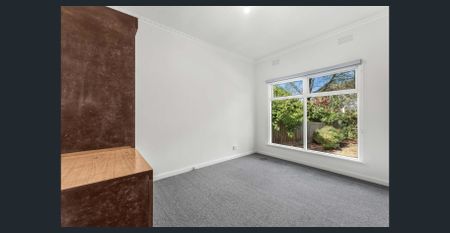 3 Bedroom Family Home! - Photo 2