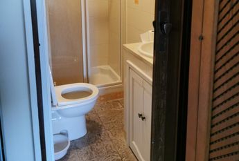 Room for rent with private WC Lisboa Alvalade