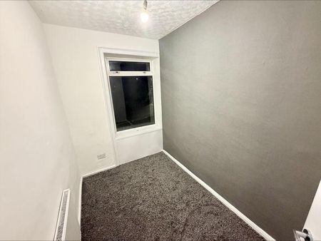 3 bedroom end of terrace house to rent - Photo 4
