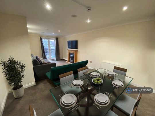 1 bedroom in a house share to rent - Photo 1