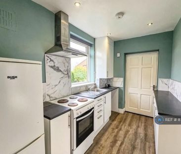 3 bedroom semi-detached house to rent - Photo 5