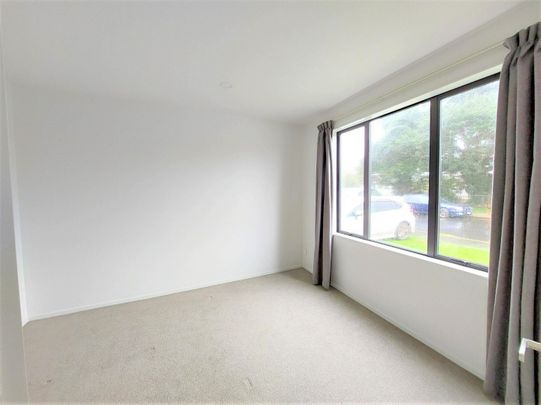 Large Townhouse in Sandringham! - Photo 1