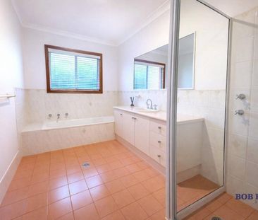 Idyllic Spacious Family Home - Photo 3