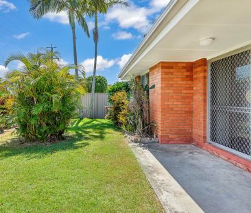 16 Bluegum Avenue, Hollywell QLD 4216 - House For Rent | Domain - Photo 2
