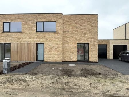 Rustig gelegen energiezuinige nieuwbouwwoning met tuin en garage - Photo 3