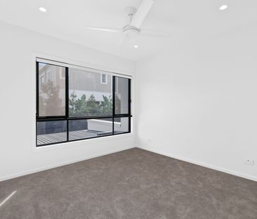 Elegance and Luxury in Everton Park - Photo 5