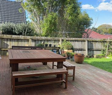 Spacious and Sunny 5 bedroom house in New Lynn! - Photo 5