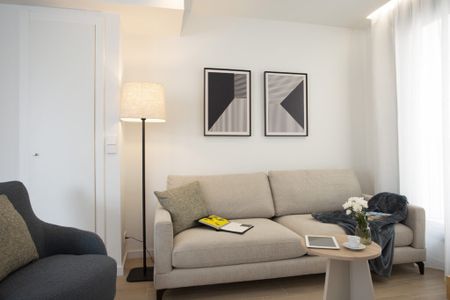 Lujoso ático de un dormitorio con terraza en Petxina, Valencia - Photo 5