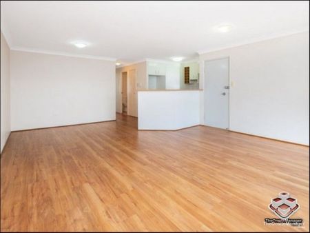 A GREAT 2 BEDROOM 2 BATHROOM UNIT AT THE TOP OF THE VALLEY - Photo 3