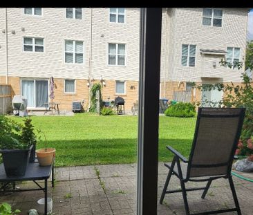 Three bedroom townhouse Mississauga - Photo 1