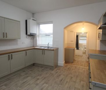 2 bedroom terraced house to rent - Photo 5