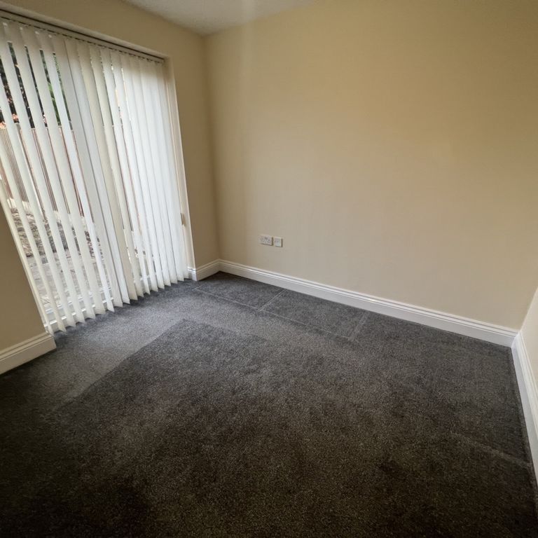 3 Bedroom Town House - Photo 1