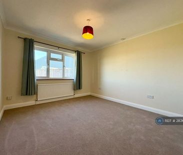 3 bedroom bungalow to rent - Photo 3