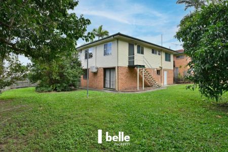 Immaculate Family Home in Prime Springwood Location - Photo 2