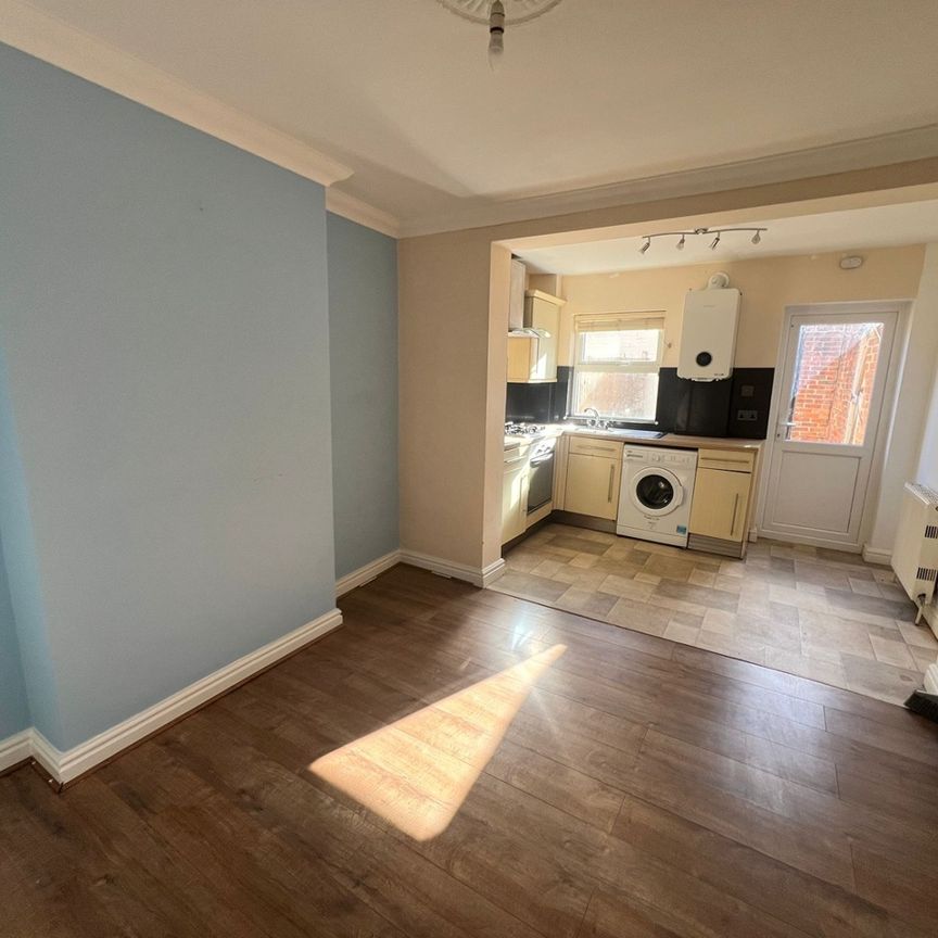 3 Bed End Terrace, Chesterman Street, RG1 - Photo 1