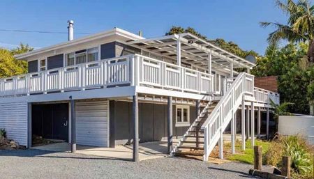 View of the water - Photo 2