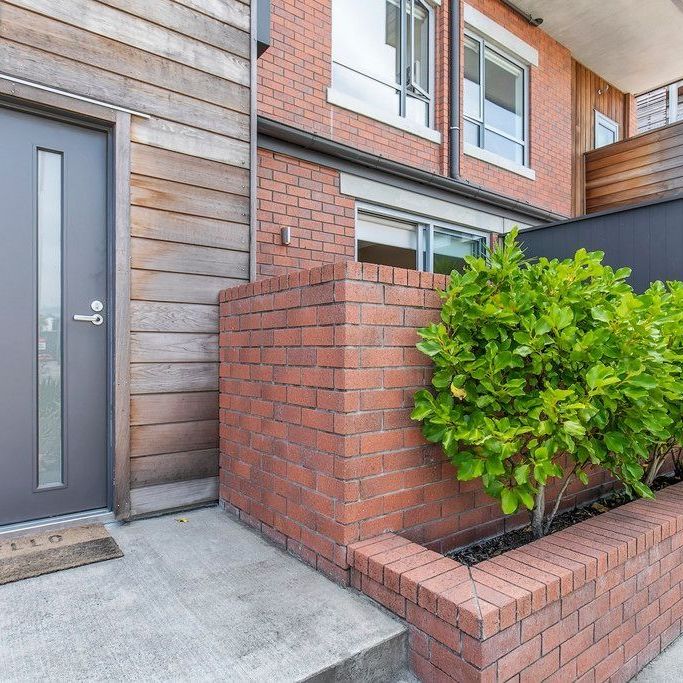 Modern & Stylish Living in the Heart of Hobsonville Point - Photo 1