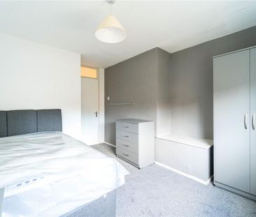 4 bedroom terraced house to rent - Photo 5