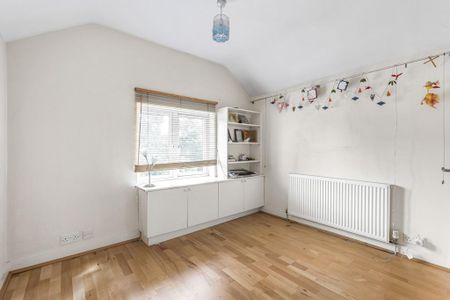 3 bedroom detached house to rent - Photo 5