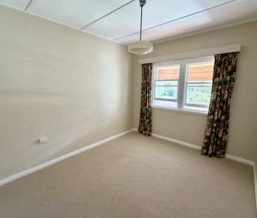 Beautifully Refreshed Character Home in Prime South Katoomba Location! - Photo 3