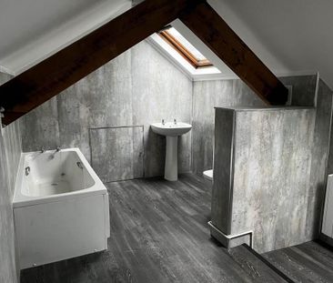 3 bedroom flat to rent - Photo 6
