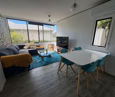 Oriental Bay apartment, next to Oriental lookout - Photo 3