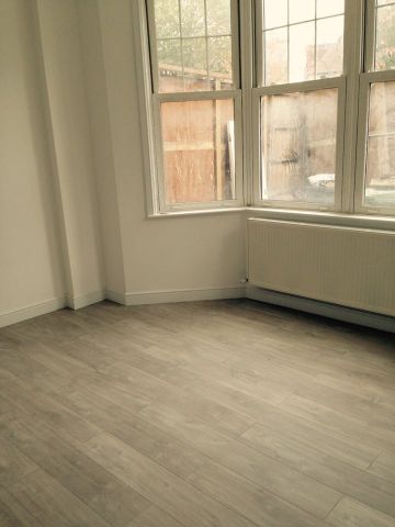 3 Bed Flat, Staverton Road, NW2 - Photo 2