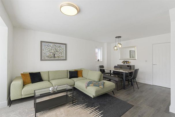 4 bedroom semi-detached house to rent - Photo 1