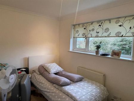 2 bedroom semi-detached house to rent - Photo 5