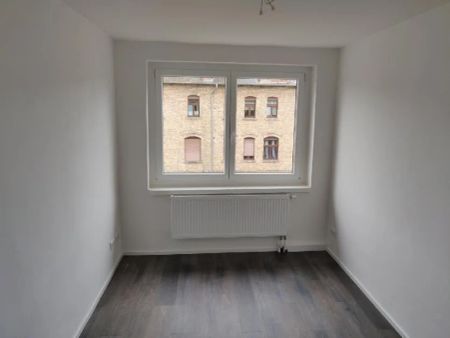 O264W6 Sanierte 2-Raum-Wohnung mit Balkon in Innenstadt - Foto 2