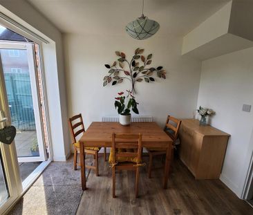 2 bedroom end of terrace house to rent - Photo 3