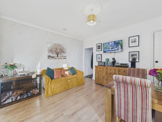 3 bedroom semi-detached house to rent - Photo 1