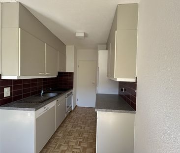 Wohnen mit Stil: Entdecken Sie diese grosszügige 2.5-Zimmerwohnung! - Photo 2