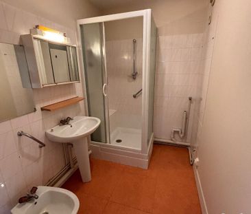 Location Appartement 2 pièces 57m² - Photo 5