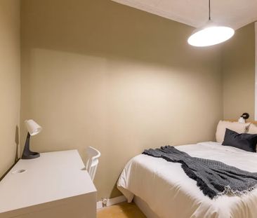 Carrer dAragó, Barcelona, Catalonia 08011 - Photo 2